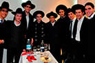 No Noivado de Chaia Liba Goldfeld e Yaakov Natanel Said (foto de Shlomo Goldfarb)