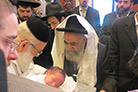 No berit milá do filho do Rabino Elie Bahbout em Israel