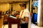 No bar mitsvá de Raymond Rahmani