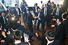 No casamento de Mike e Shiri Sisro